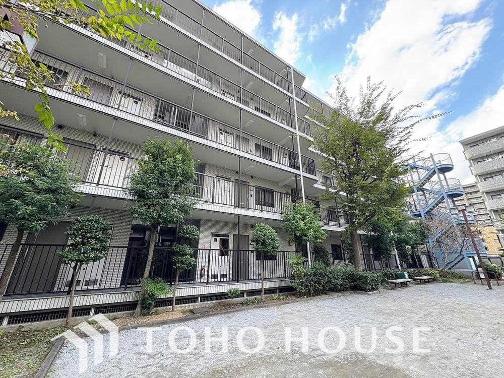 3LDK apartment in Edogawa Ward, Tokyo - Photo 1