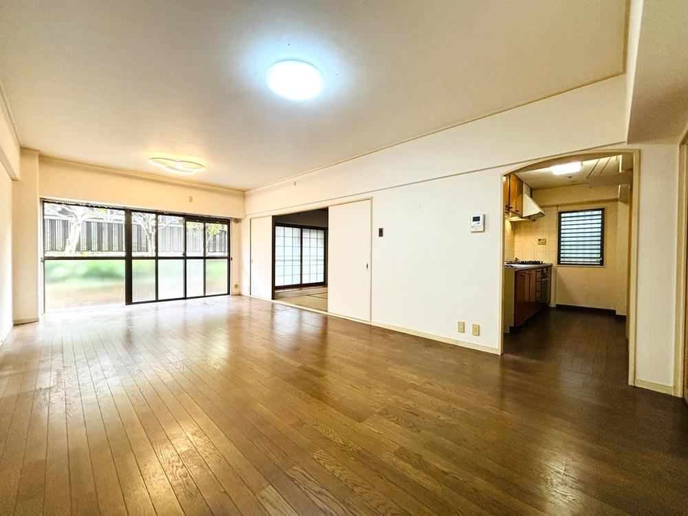 4LDK apartment in Suita, Osaka - Photo 1