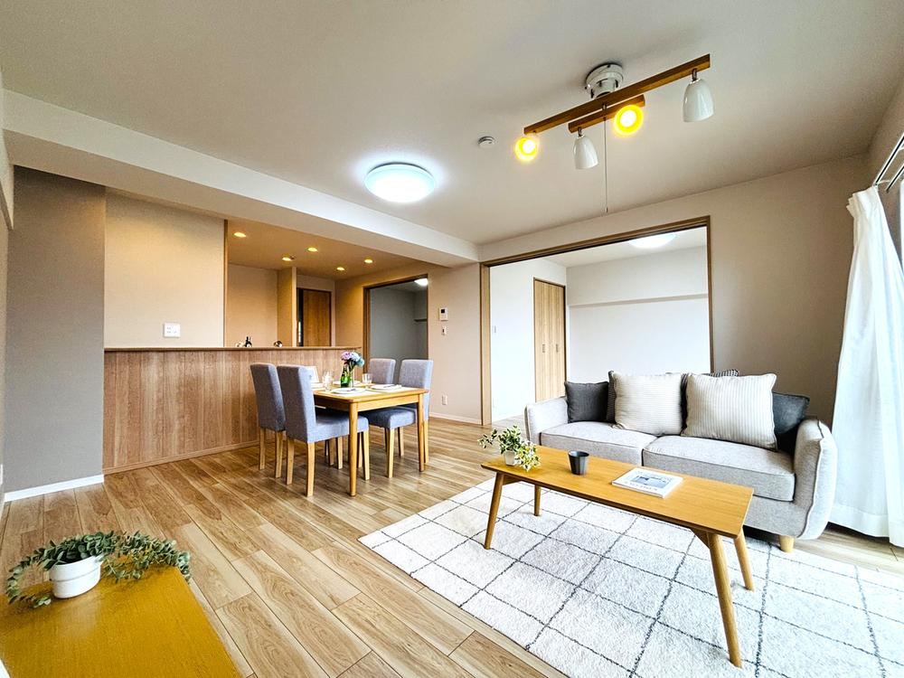 3LDK apartment in Suita, Osaka - Photo 1