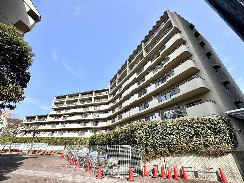 4LDK apartment in Suita, Osaka - Photo 1