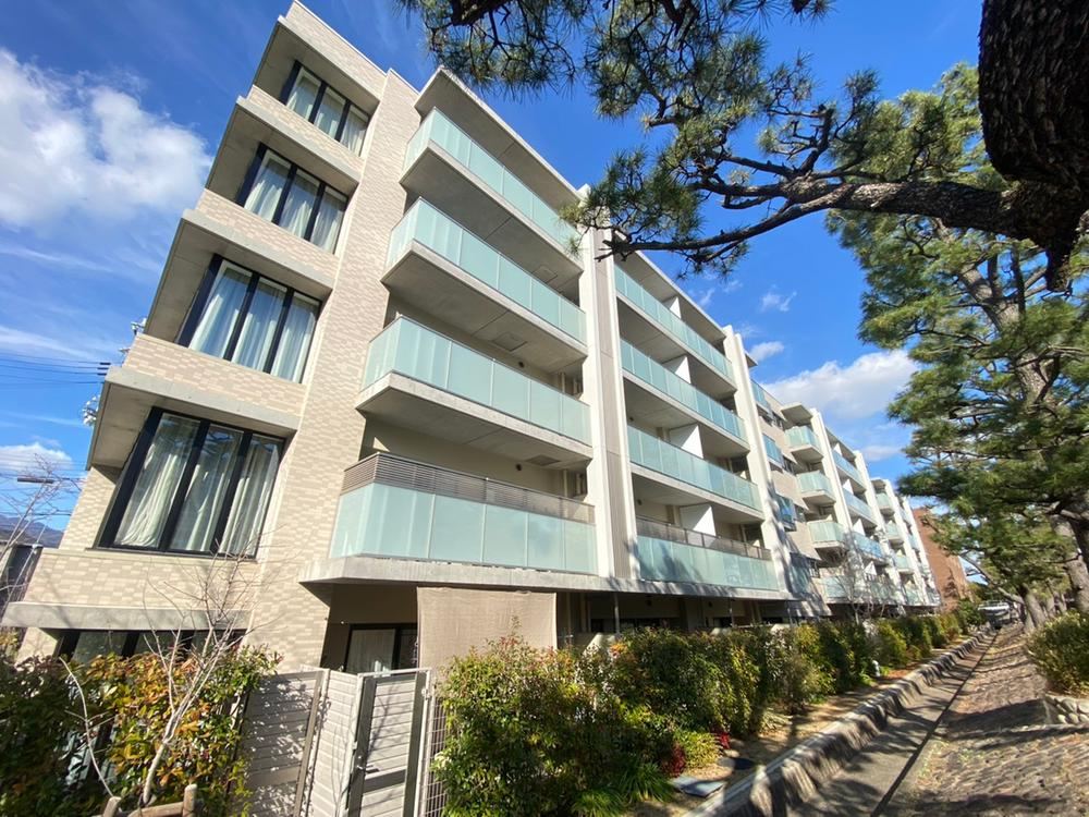 3LDK apartment in Ashiya, Hyogo - Photo 1