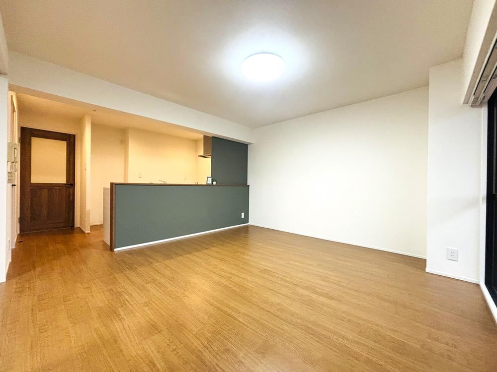 3LDK apartment in Suita, Osaka - Photo 1
