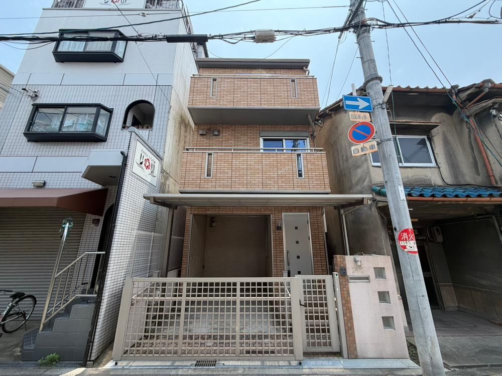 3LDK house in Joto Ward, Osaka - Photo 1