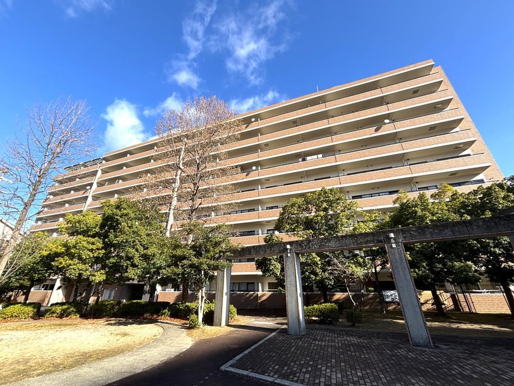 3LDK apartment in Suita, Osaka - Photo 1