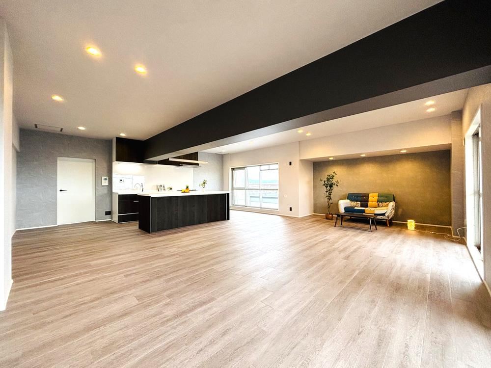 3LDK apartment in Suita, Osaka - Photo 1