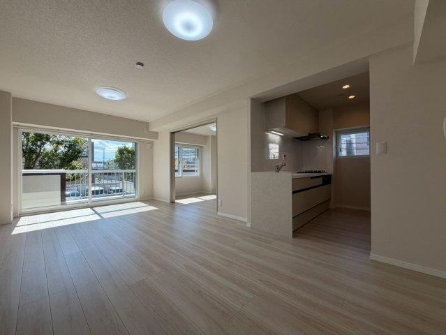 4LDK apartment in Chuo Ward, Sapporo, Hokkaido - Photo 1