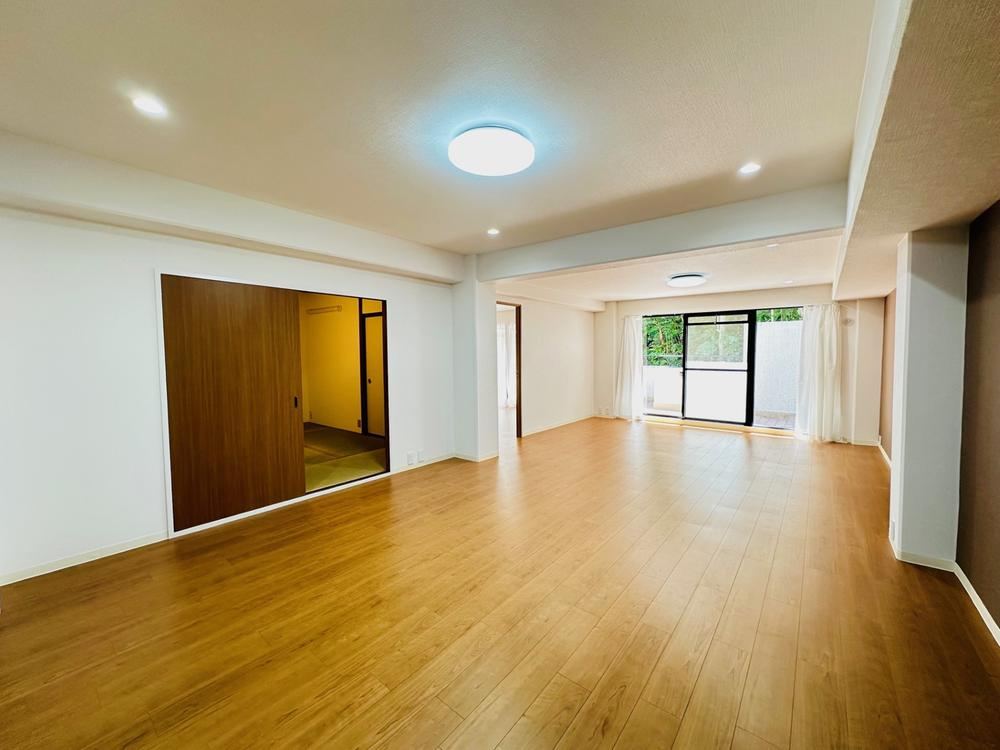 3LDK+2S apartment in Nishinomiya, Hyogo - Photo 1