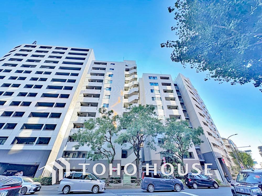 2LDK apartment in Meguro Ward, Tokyo - Photo 1