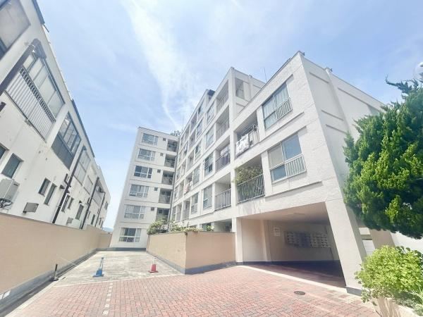 1LDK apartment in Tarumi Ward, Kobe, Hyogo - Photo 1