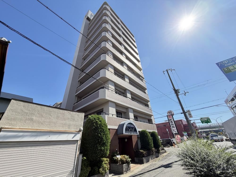3LDK apartment in Higashinada Ward, Kobe, Hyogo - Photo 1