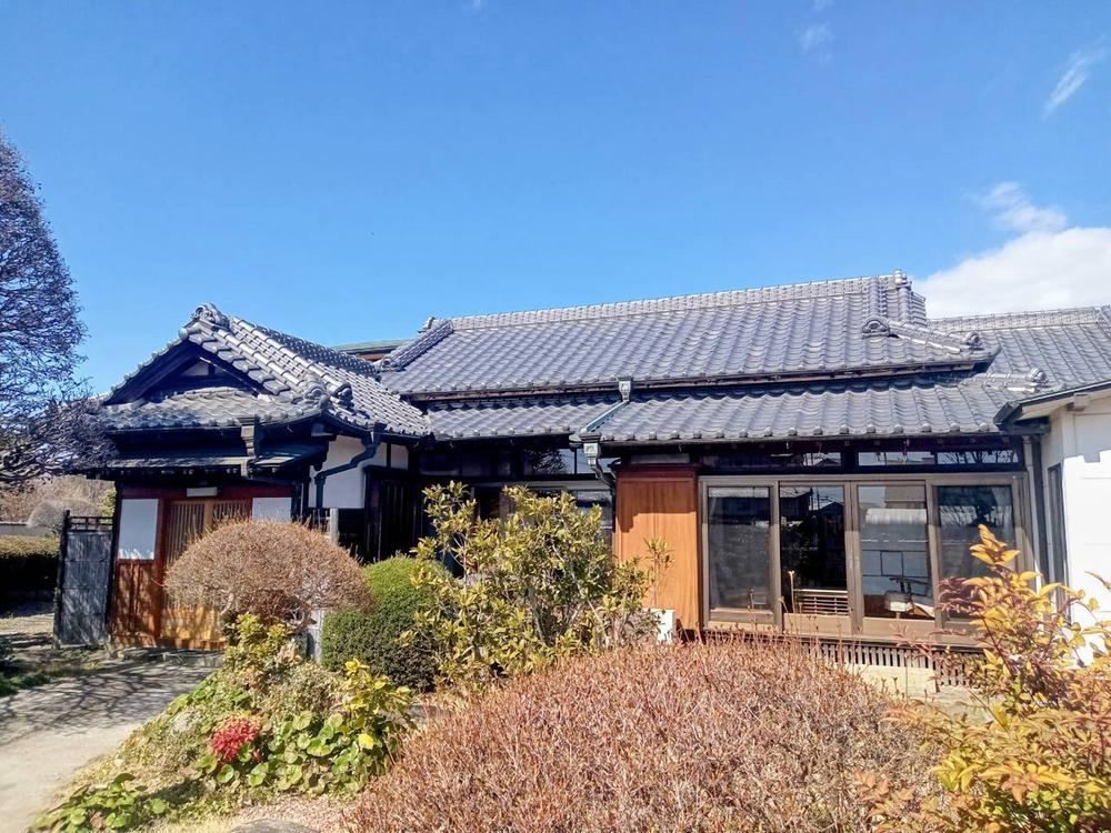 8LDK+S house in Yuki, Ibaraki - Photo 1