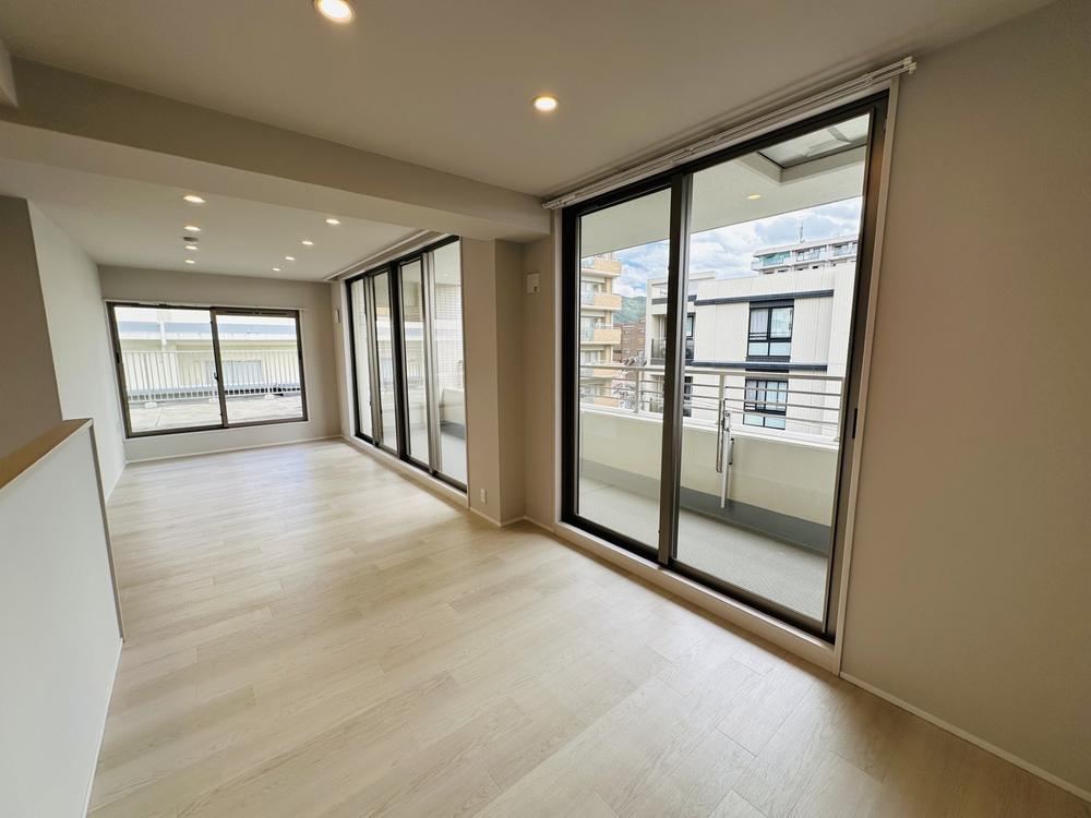 2LDK apartment in Higashinada Ward, Kobe, Hyogo - Photo 1