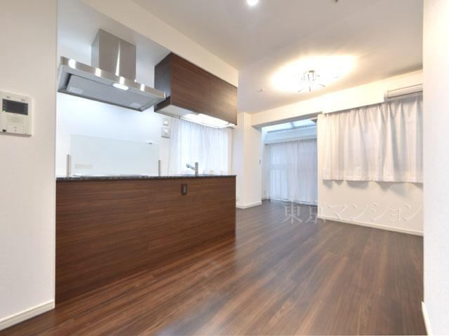 2LDK apartment in Shibuya Ward, Tokyo - Photo 1