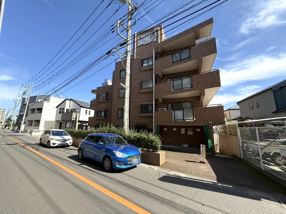 4LDK apartment in Kita Ward, Saitama - Photo 1