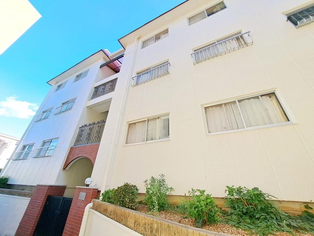 3DK apartment in Takarazuka, Hyogo - Photo 1
