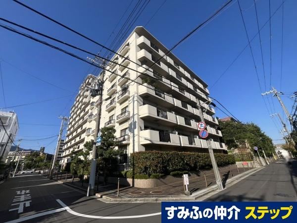 2LDK apartment in Ashiya, Hyogo - Photo 1