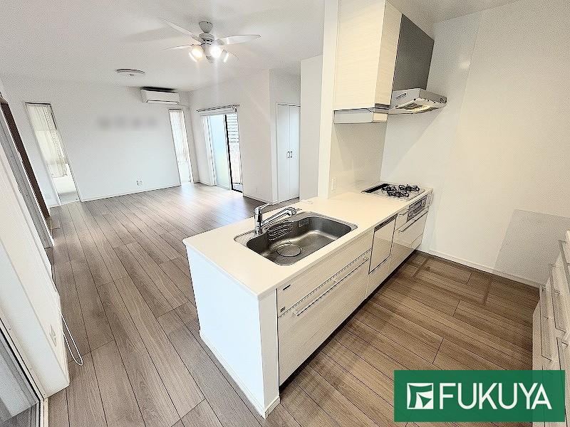 4LDK house in Mino, Osaka - Photo 1
