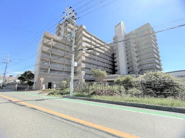 3LDK apartment in Akashi, Hyogo - Photo 1