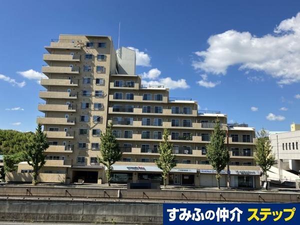 4LDK apartment in Suita, Osaka - Photo 1