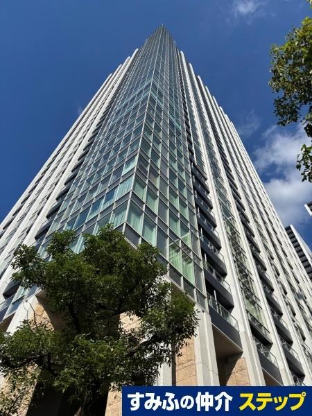 2LDK apartment in Minato Ward, Tokyo - Photo 1