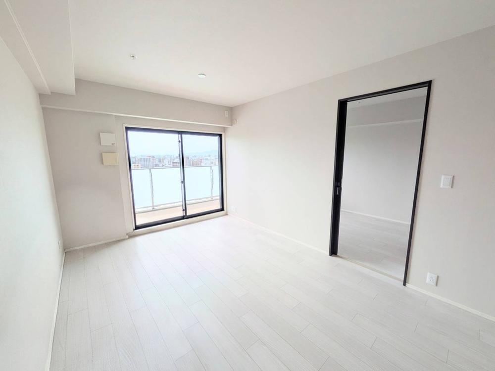 2LDK+2S apartment in Kita Ward, Osaka - Photo 1