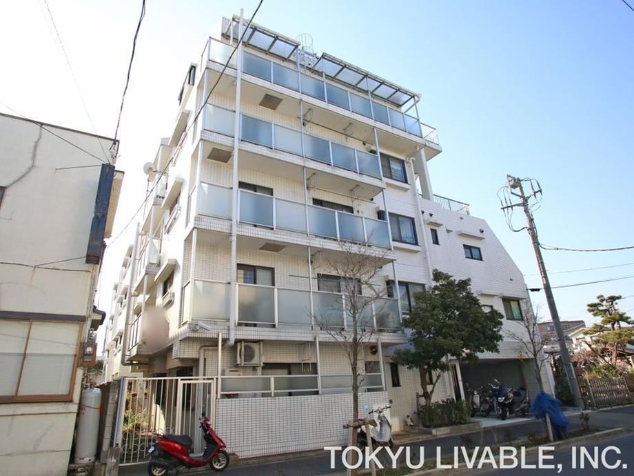 2DK apartment in Adachi Ward, Tokyo - Photo 1
