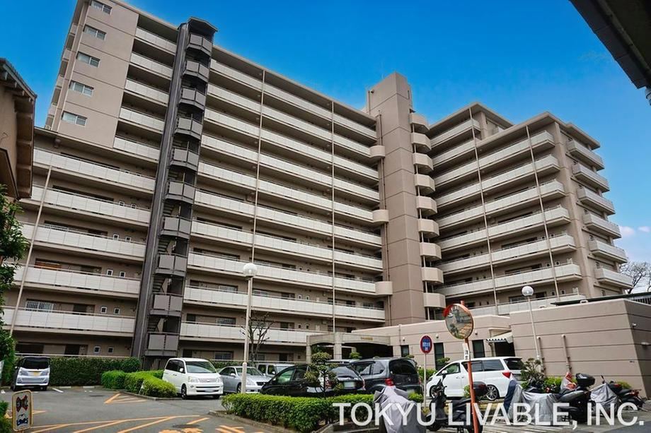 2LDK apartment in Amagasaki, Hyogo - Photo 1