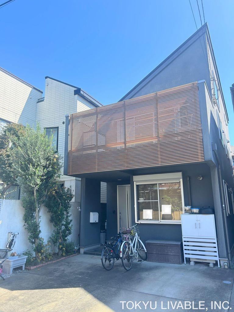 2LDK+S house in Meguro Ward, Tokyo - Photo 1