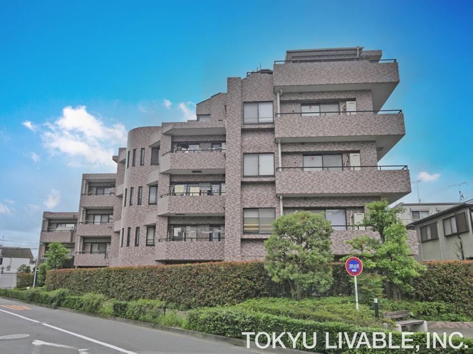 2LDK+S apartment in Setagaya Ward, Tokyo - Photo 1