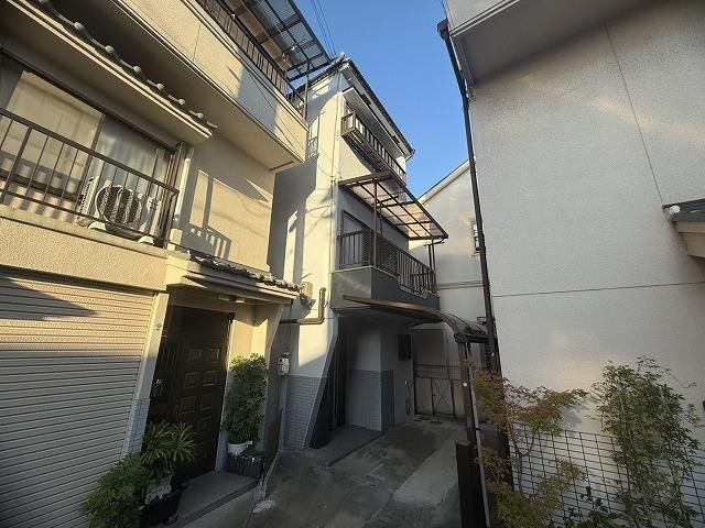 3LDK house in Hirakata, Osaka - Photo 1