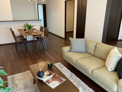 2LDK+S apartment in Toyonaka, Osaka - Photo 1
