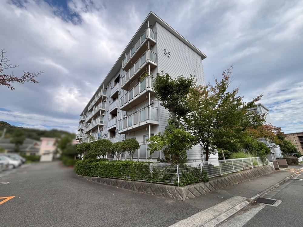 4DK apartment in Kita Ward, Kobe, Hyogo - Photo 1