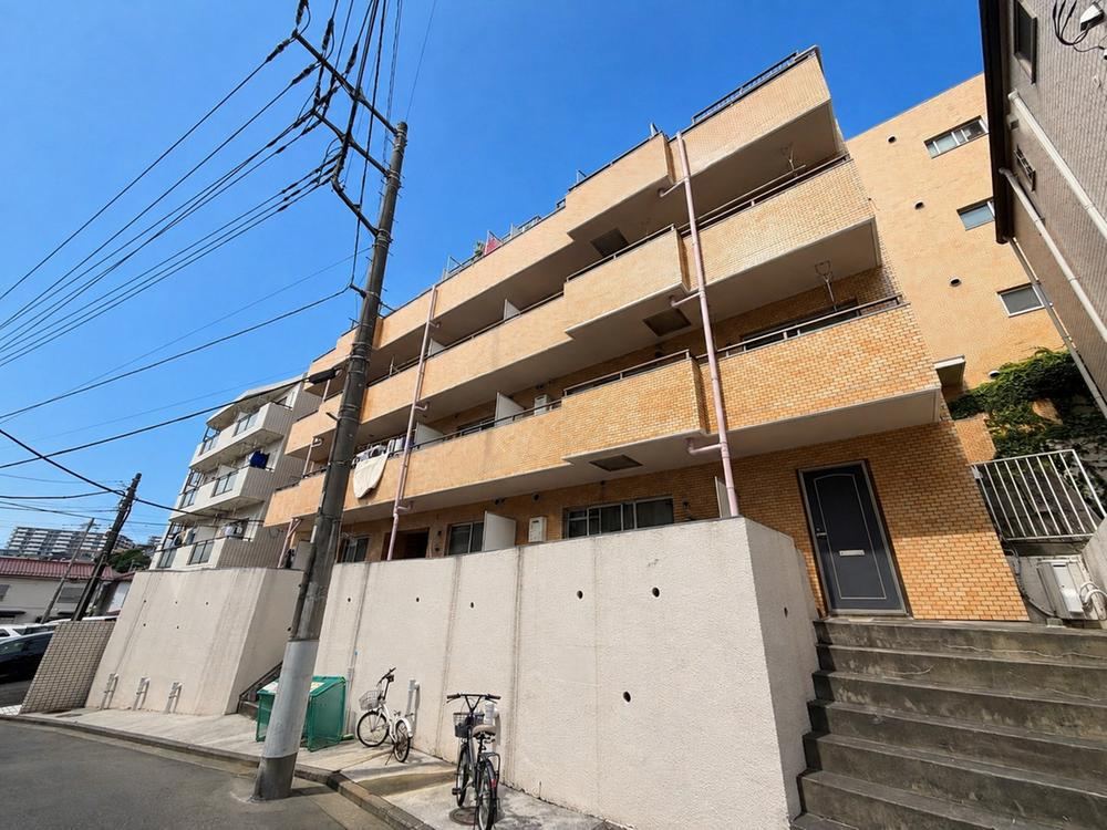 2LDK apartment in Konan Ward, Yokohama, Kanagawa - Photo 1