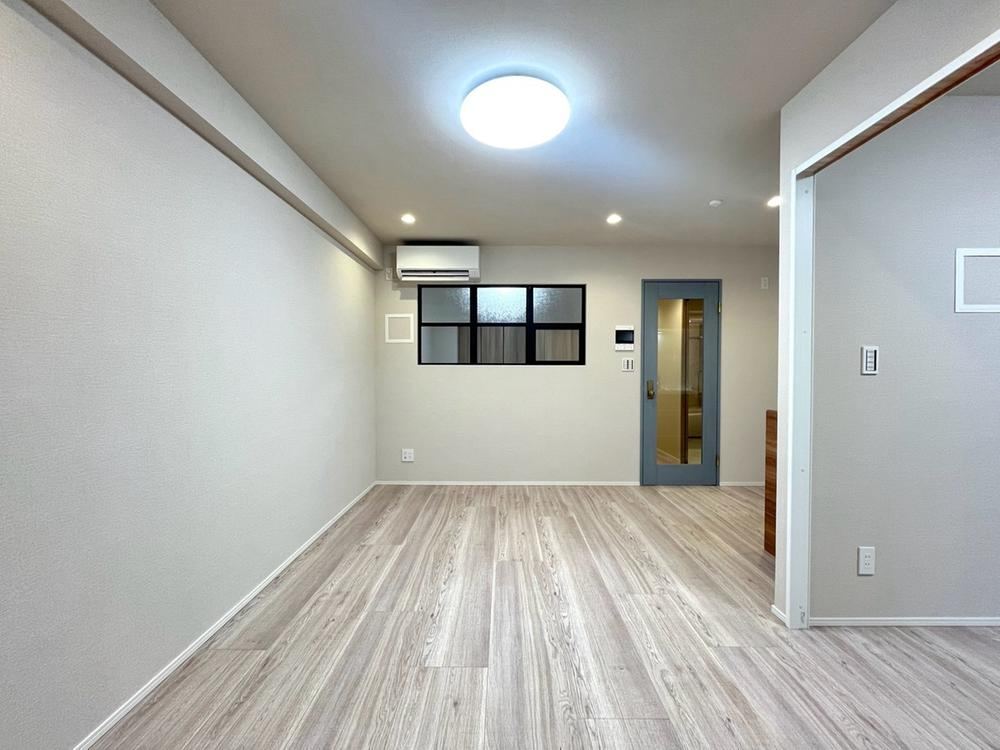 2LDK+S apartment in Shinjuku Ward, Tokyo - Photo 1