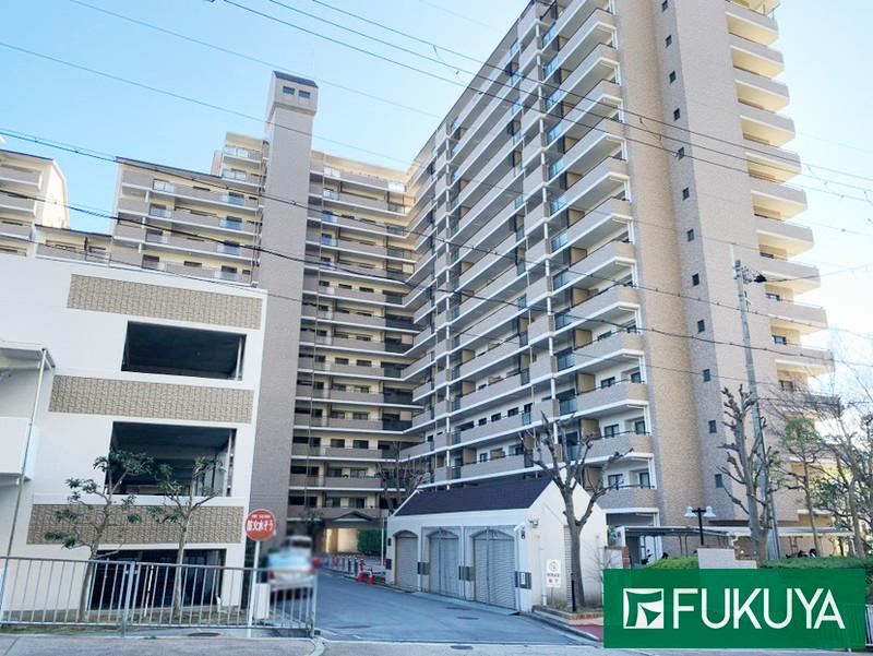 3LDK apartment in Takarazuka, Hyogo - Photo 1