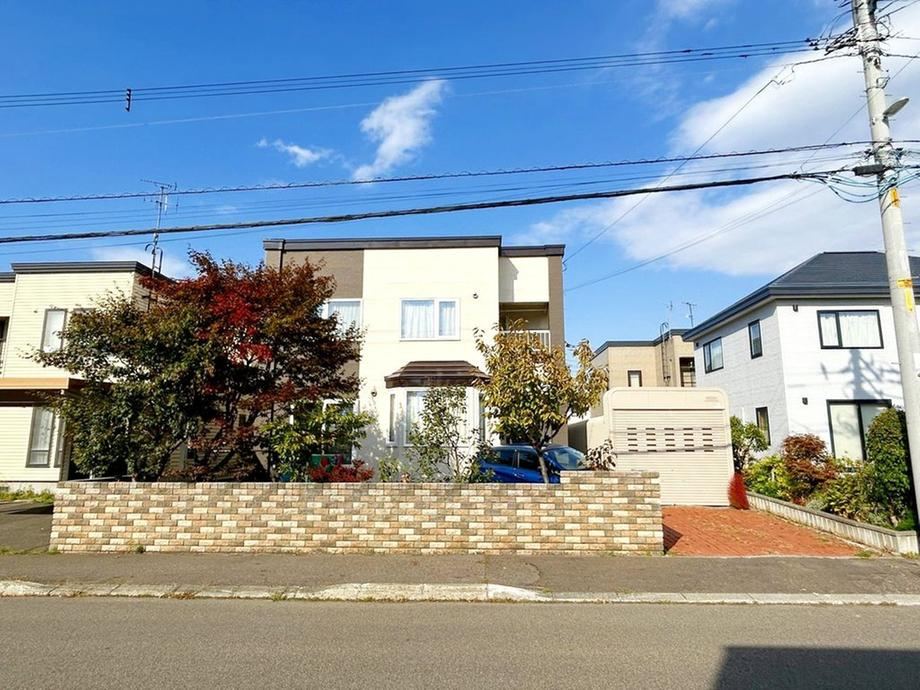 5LDK house in Kita Ward, Sapporo, Hokkaido - Photo 1