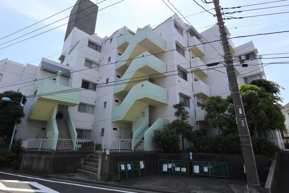 2LDK apartment in Konan Ward, Yokohama, Kanagawa - Photo 1
