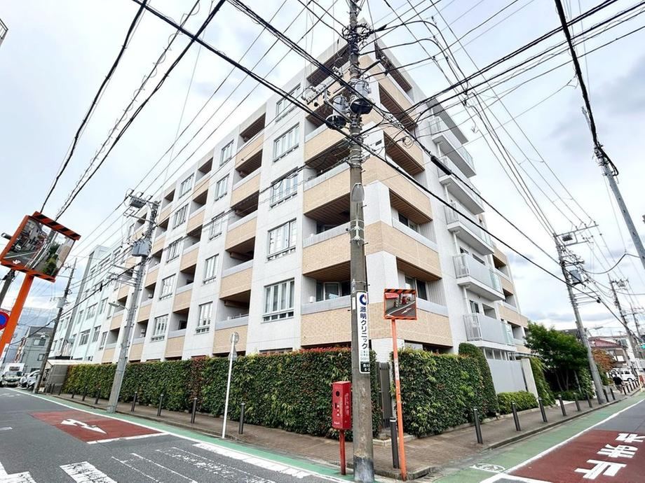 2LDK apartment in Shinagawa Ward, Tokyo - Photo 1
