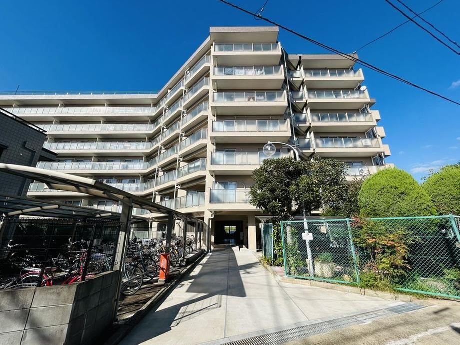 3LDK apartment in Katsushika Ward, Tokyo - Photo 1