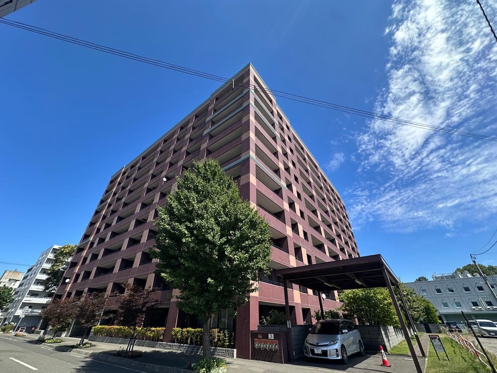 3LDK apartment in Chuo Ward, Sapporo, Hokkaido - Photo 1