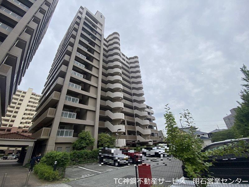 4LDK apartment in Akashi, Hyogo - Photo 1