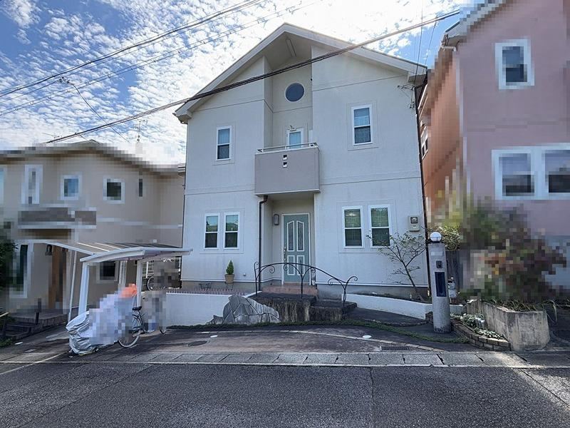 4LDK house in Kashiba, Nara - Photo 1
