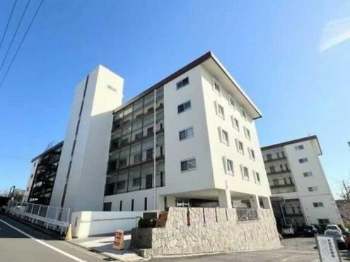 3LDK apartment in Aoba Ward, Yokohama, Kanagawa - Photo 1