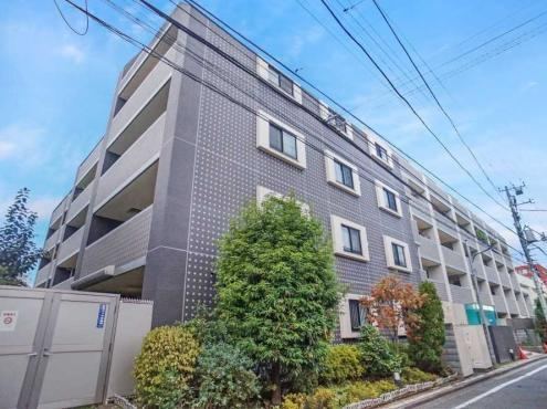 2LDK apartment in Shinjuku Ward, Tokyo - Photo 1