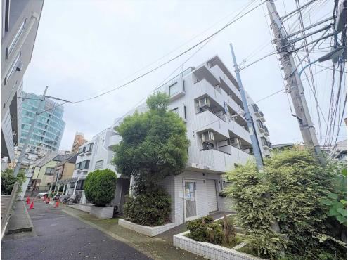 1K apartment in Shinjuku Ward, Tokyo - Photo 1