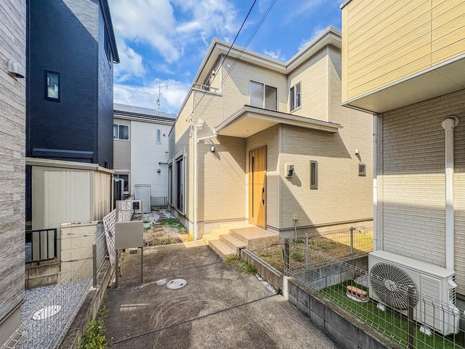 4LDK house in Soka, Saitama - Photo 1