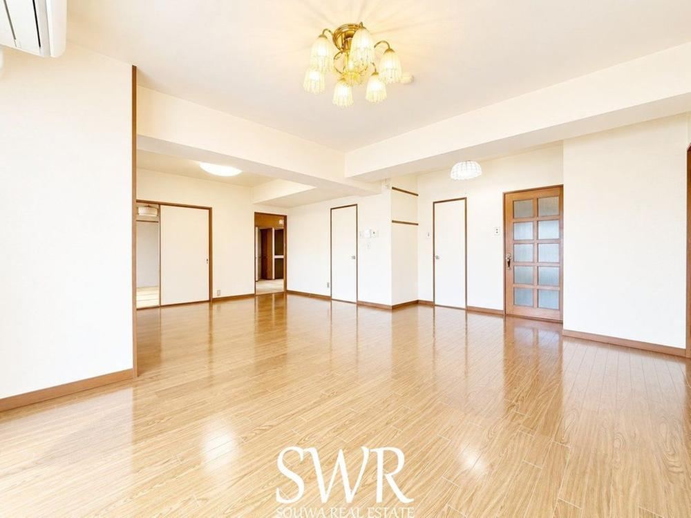 4LDK apartment in Minato Ward, Nagoya, Aichi - Photo 1