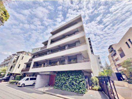 1LDK apartment in Minato Ward, Tokyo - Photo 1