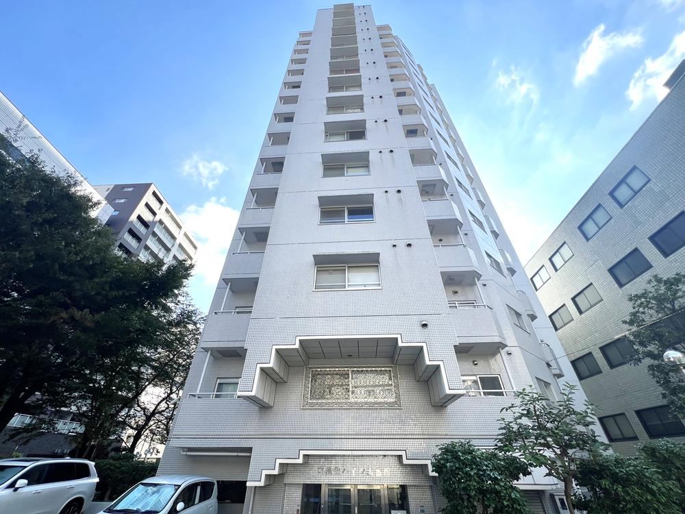 2DK apartment in Toshima Ward, Tokyo - Photo 1