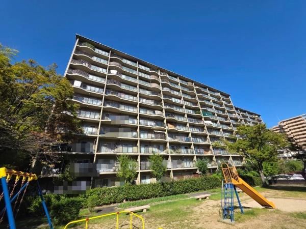 4LDK apartment in Suita, Osaka - Photo 1